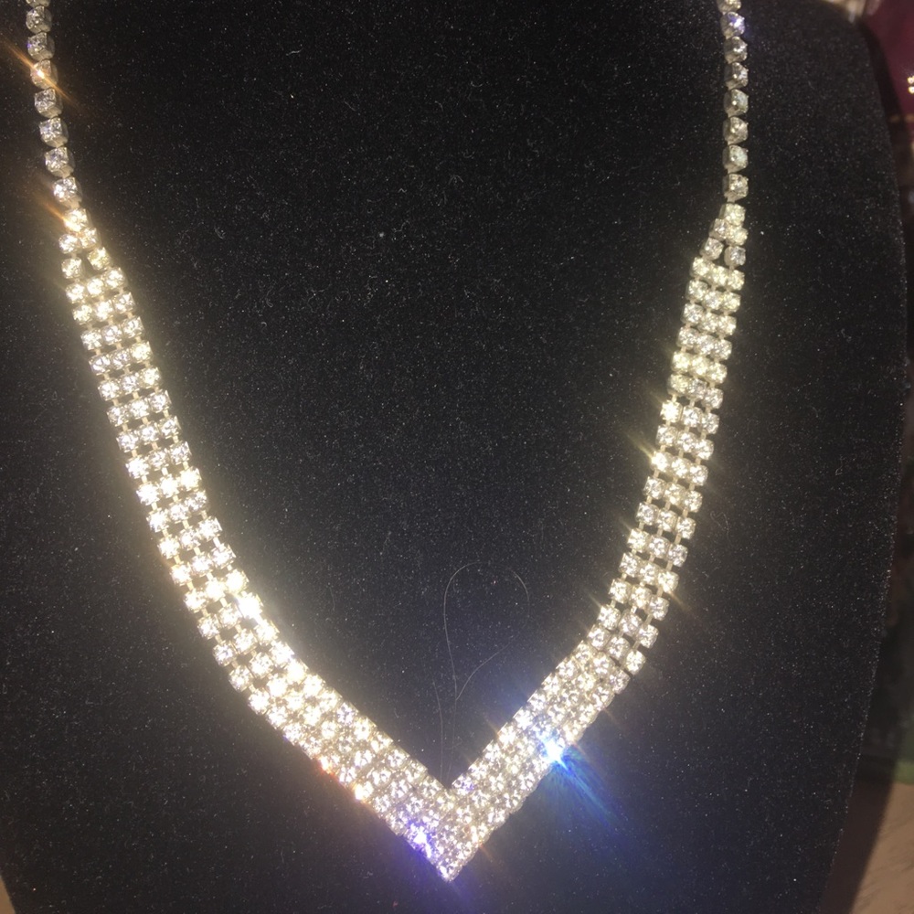 Cubic Zirconia Stones Pointed Choker Necklace